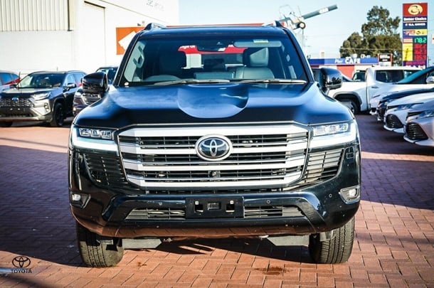 2023 Toyota Landcruiser VX image 3