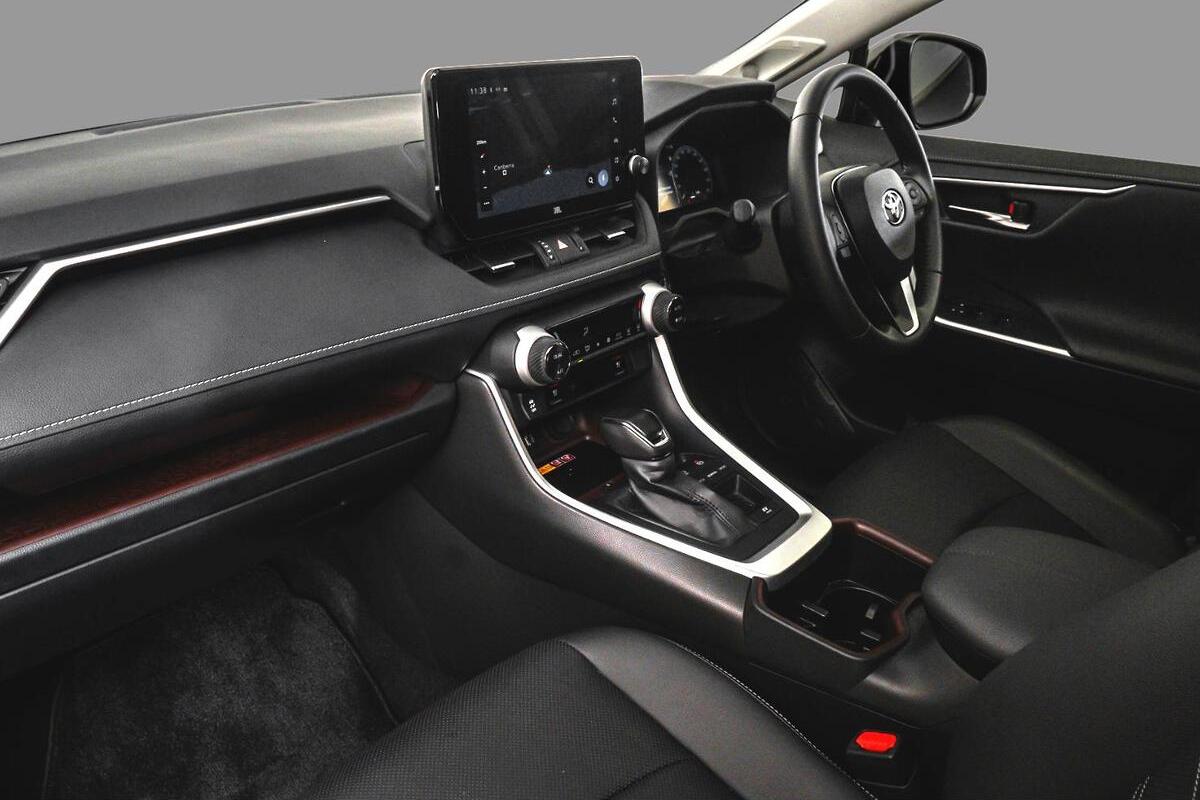 2024 Toyota RAV4 Cruiser Auto 2WD image 6