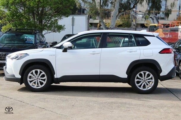2023 Toyota Corolla Cross Hybrid GX image 18