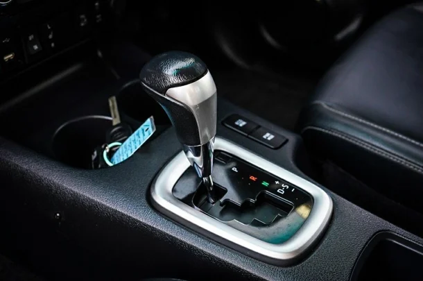 2021 Toyota Hilux 4x4 SR5 image 25