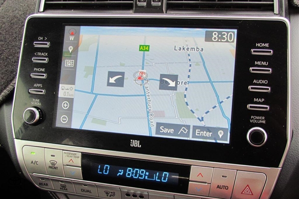 2023 Toyota Prado VX image 15