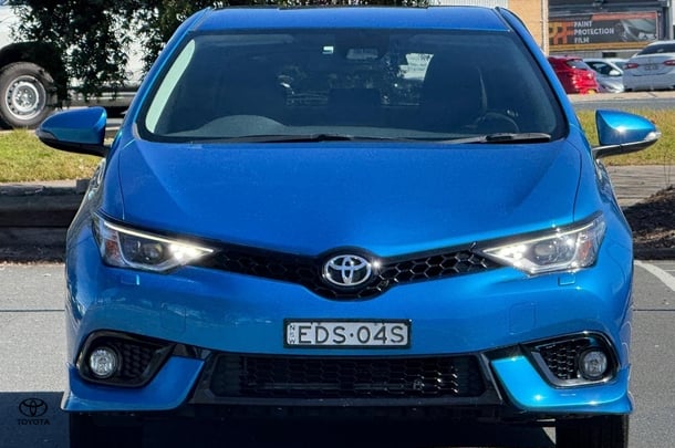 2018 Toyota COROLLA ZR image 2