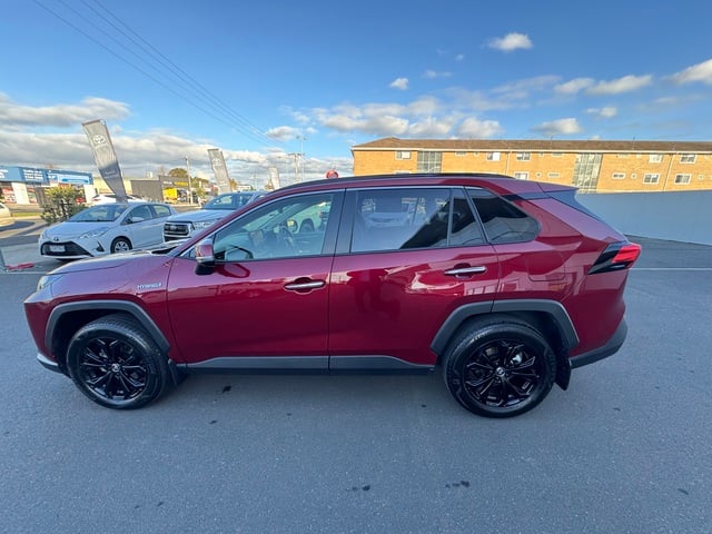 2023 Toyota Rav4 Hybrid Cruiser 2WD image 6