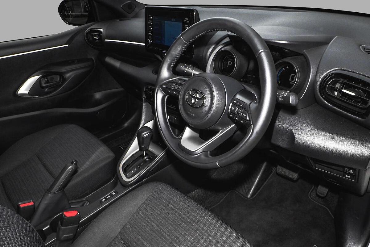 2024 Toyota Yaris SX Hybrid Auto image 6
