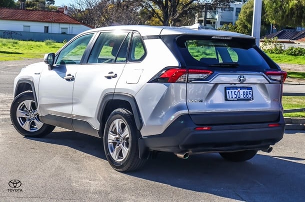 2023 Toyota Rav4 Hybrid GX image 2