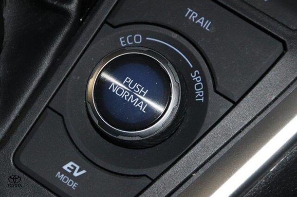 2019 Toyota RAV4 Hybrid Cruiser-AWD image 15