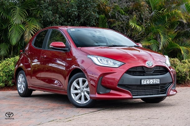 2023 TOYOTA Yaris Hybrid SX image 1