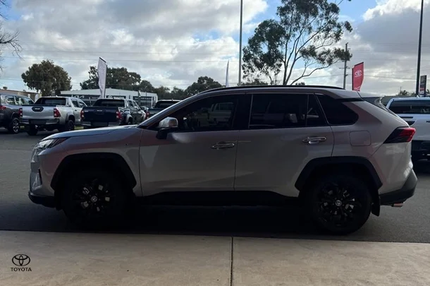 2025 Toyota Rav4 Hybrid Cruiser-AWD image 5