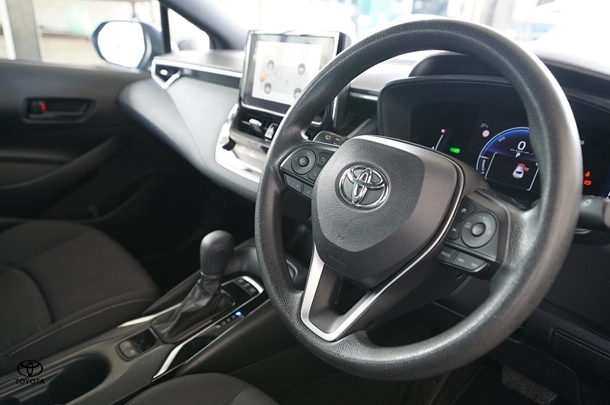 2023 Toyota Corolla Hatch Hybrid Ascent Sport image 12