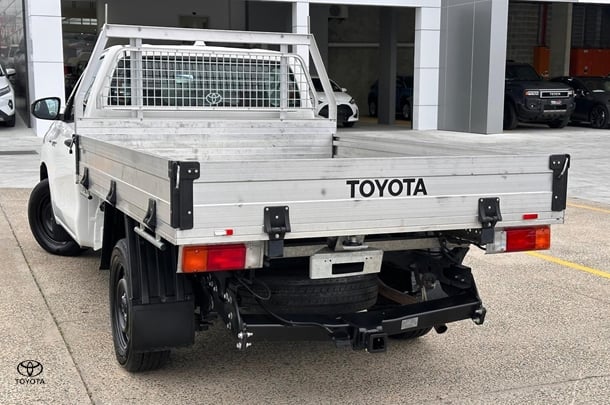 2023 Toyota HiLux 4x2 Workmate image 2