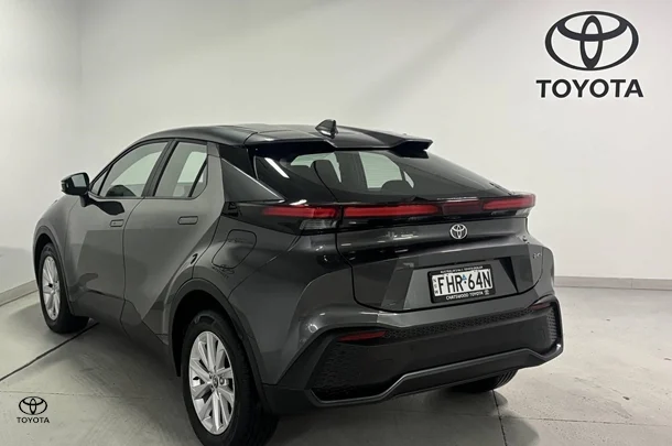 2023 Toyota C-HR Hybrid GXL-2WD image 6