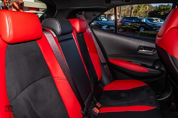 2024 TOYOTA Corolla Hatch Hybrid ZR image 7