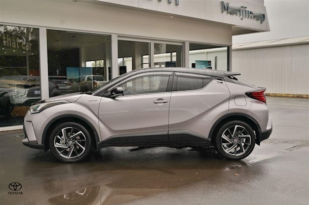 2022 Toyota C-HR Hybrid Koba 2WD image 3