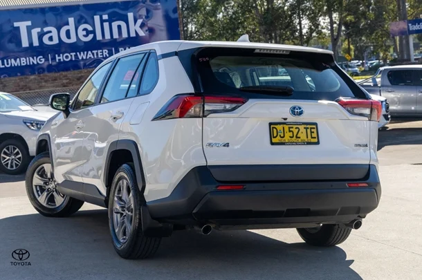 2023 Toyota Rav4 Hybrid GX-2WD image 2