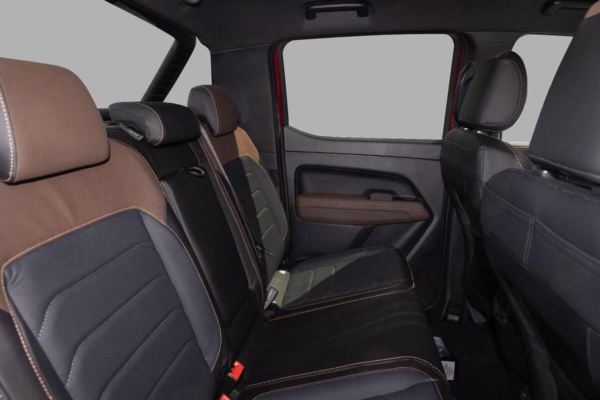 2024 Volkswagen Amarok TDI600 PanAmericana NF Auto 4MOTION Perm MY23 Dual Cab image 8