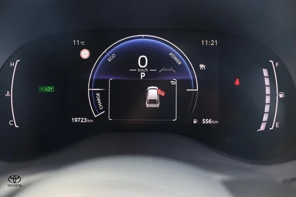 2024 Toyota Yaris Cross Hybrid GX image 2