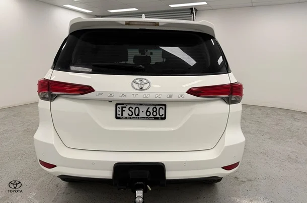 2022 Toyota Fortuner GX image 4