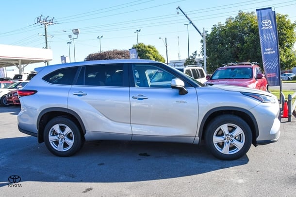 2023 Toyota Kluger Hybrid GX image 4
