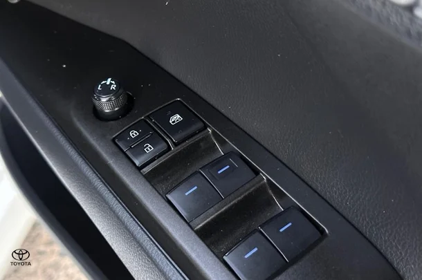 2023 Toyota Camry Hybrid Ascent image 13