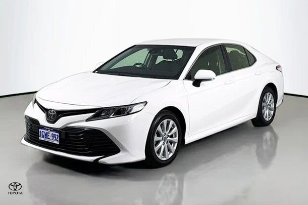 2019 Toyota Camry Ascent image 4