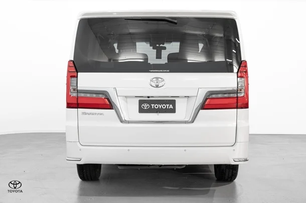 2022 Toyota Granvia Standard image 6
