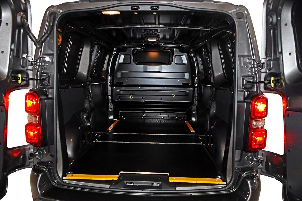 2024 Peugeot Expert Premium SWB Auto image 9