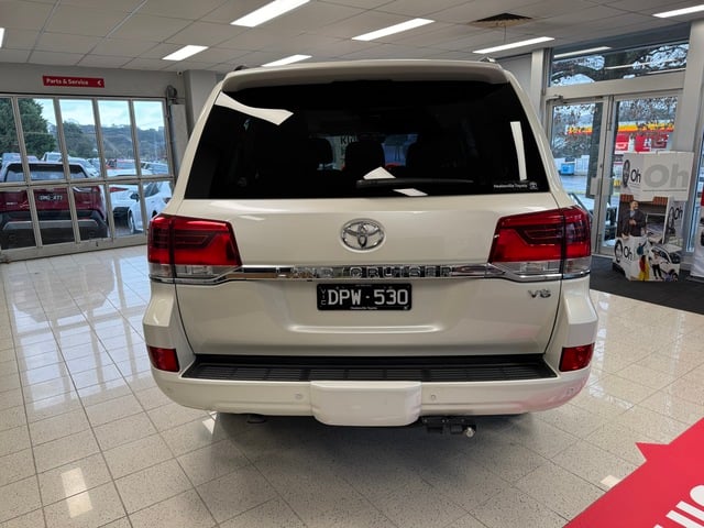 2019 Toyota Landcruiser VX image 6