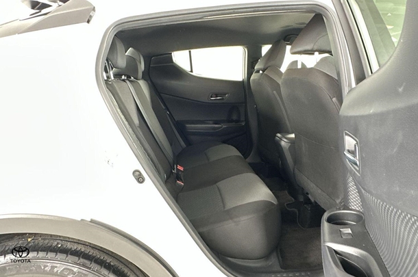 2023 Toyota CH-R GXL-2WD image 31