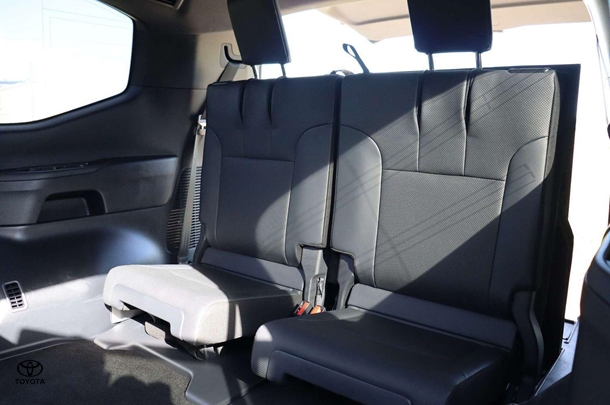 2022 Toyota Landcruiser VX image 27
