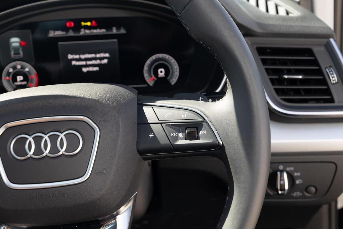 2025 Audi Q5 35 TDI Auto MY25 image 11