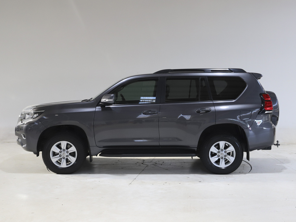 2021 Toyota Prado GXL image 4