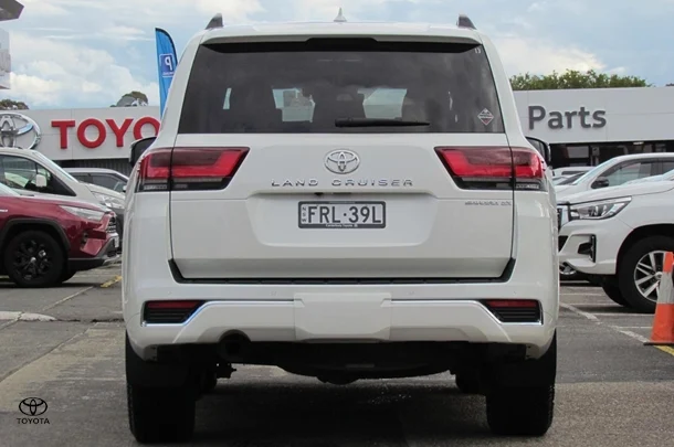 2022 Toyota Landcruiser Sahara ZX image 5