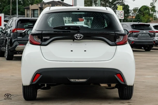 2024 Toyota Yaris Ascent Sport image 5