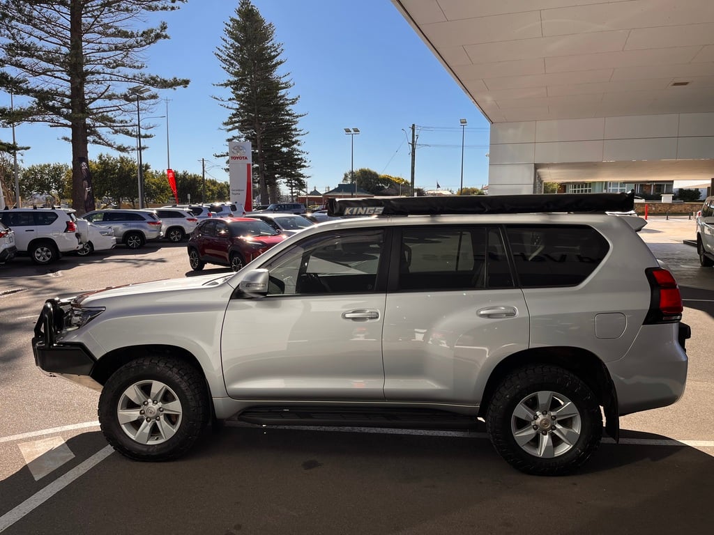 2019 Toyota Prado GXL image 4