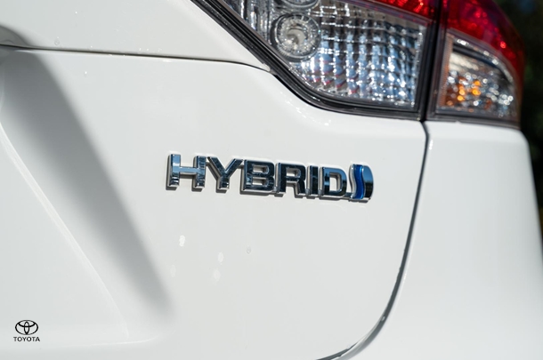 2020 TOYOTA Corolla Sedan Hybrid Ascent Sport image 24
