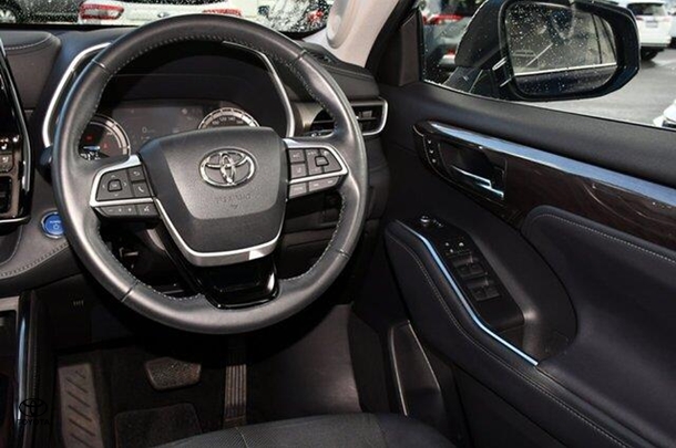2022 Toyota Kluger Hybrid Grande image 7
