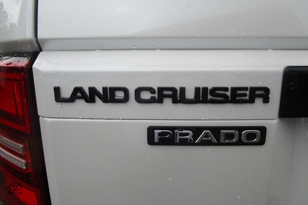 2024 Toyota Prado VX image 31