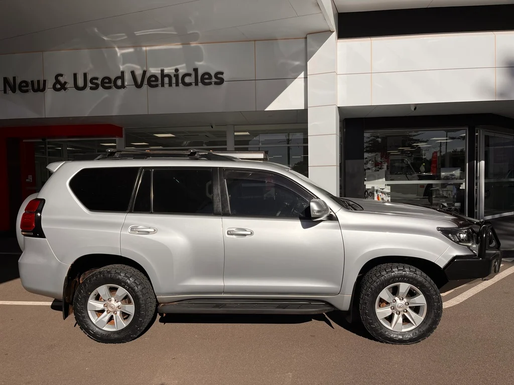 2019 Toyota Prado GXL image 1