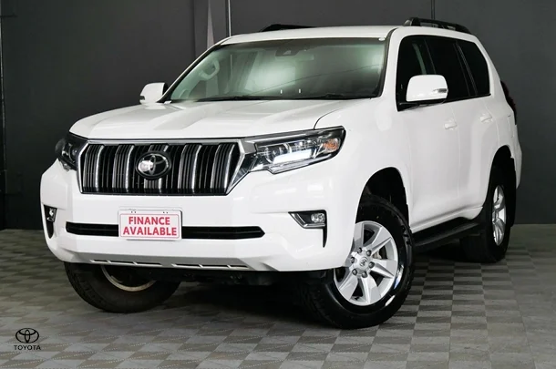 2023 Toyota Prado GXL image 3