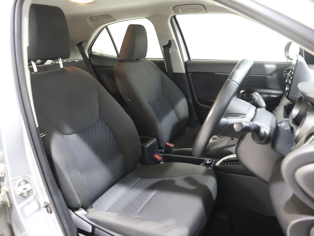 2022 Toyota Yaris Cross Hybrid GX image 21