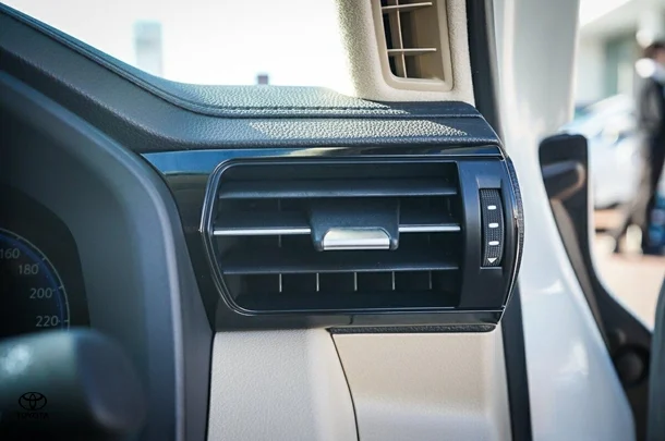 2025 Toyota Landcruiser VX image 19