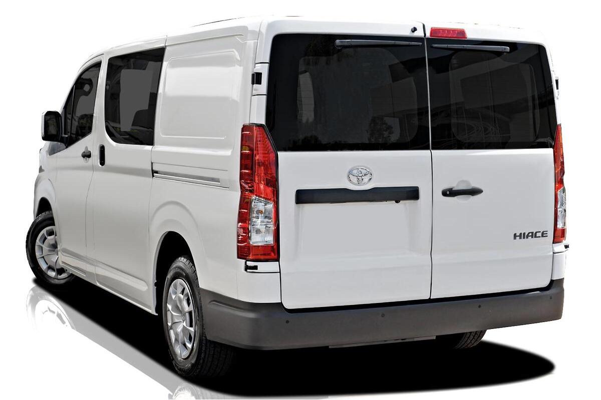 2025 Toyota Hiace LWB Auto image 4