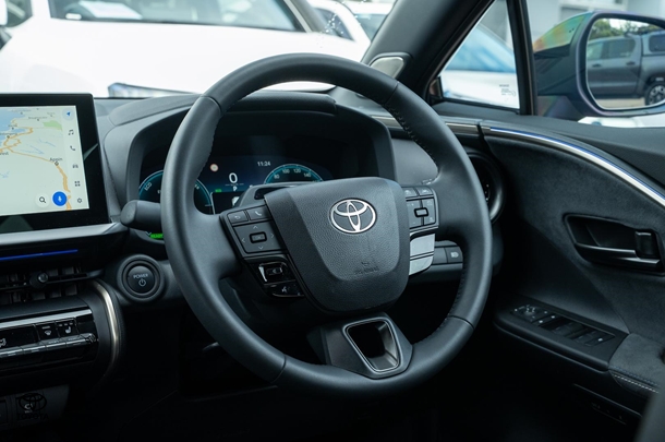 2023 TOYOTA C-HR Hybrid Koba 2WD image 10