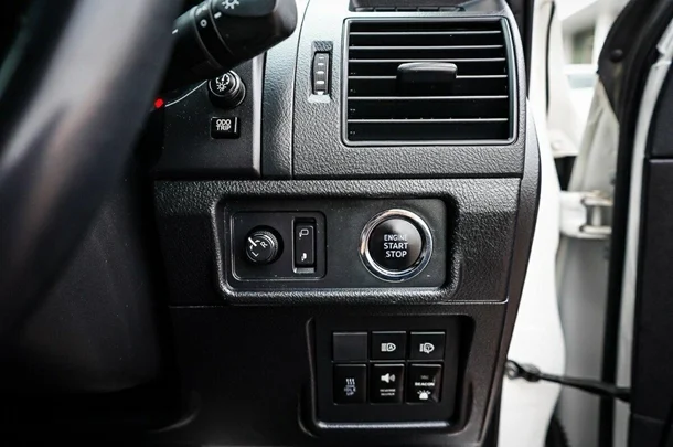 2018 Toyota Prado GXL image 16