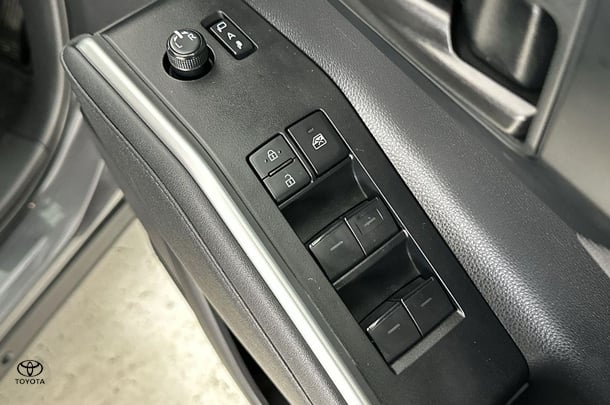 2023 Toyota Kluger Hybrid GX AWD image 13