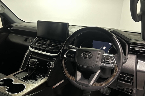 2022 Toyota Landcruiser VX image 10