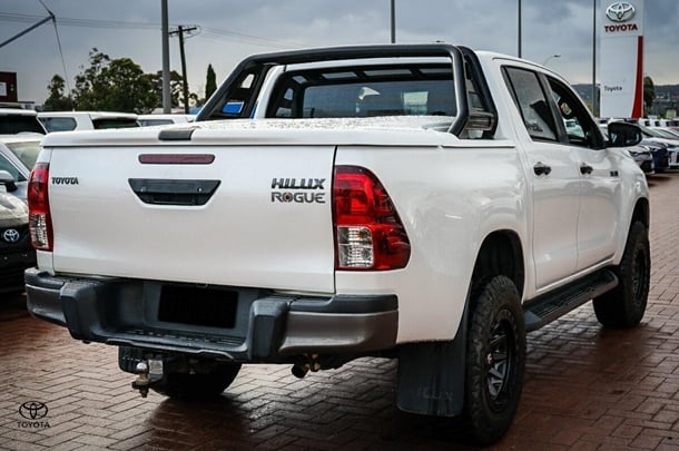 2019 Toyota Hilux 4x4 Rogue image 8