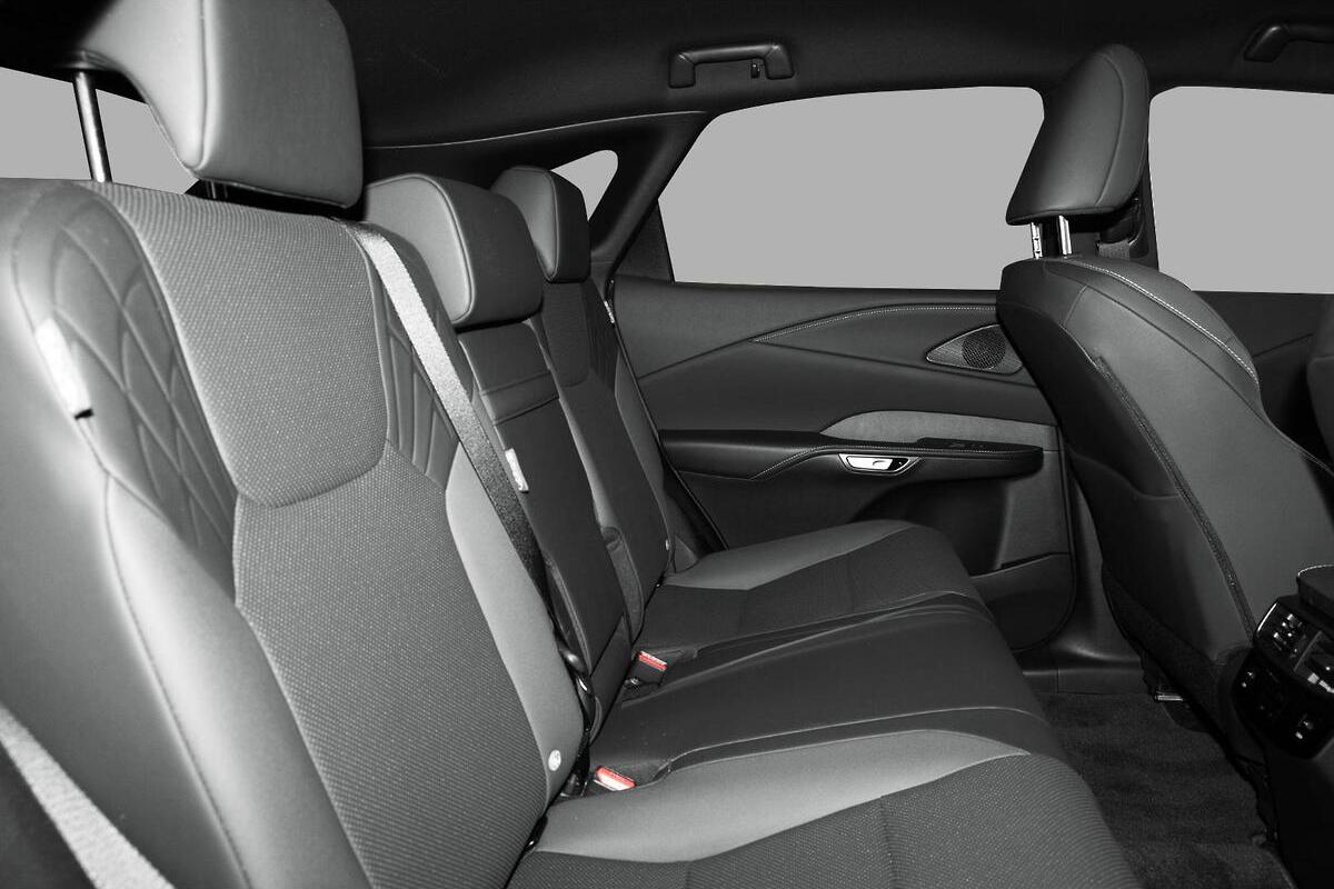 2024 Lexus RX RX350h Luxury Auto eFour image 8