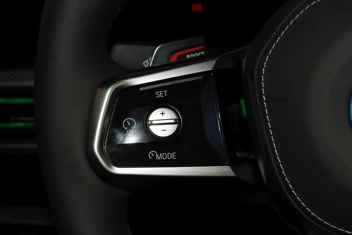 2025 BMW i7 xDrive60 M Sport G70 Auto AWD image 13