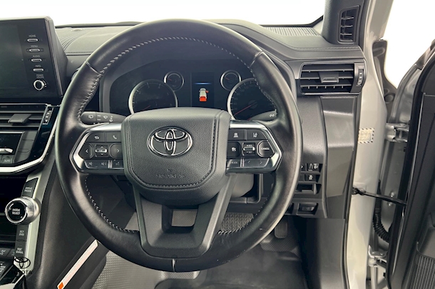 2022 Toyota Landcruiser GX image 14